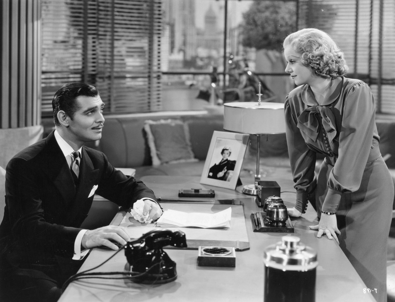 Clark Gable and Jean Harlow in Wife vs Secretary (1936)